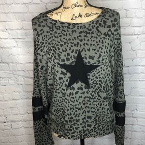 CHRLDR Cheerleader Leopard Star Sweater Size M